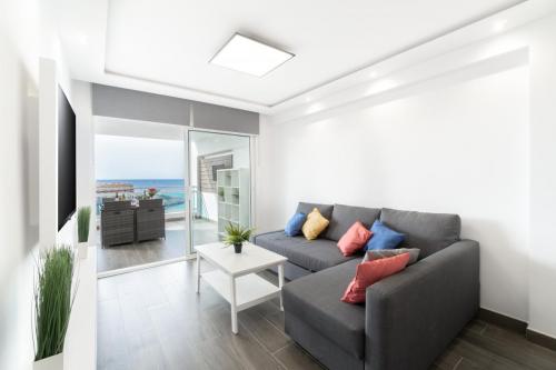 Salón amplio en apartamento turístico en Salou