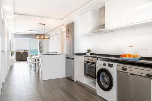 Cocina equipada en apartamento turístico en Salou