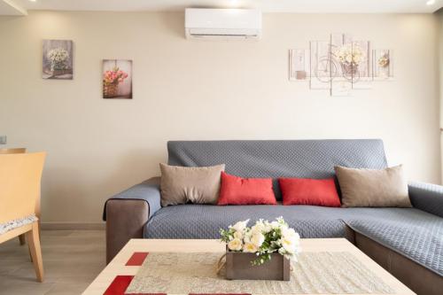 Sofá cama en apartamento turístico en Salou