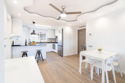 Vistas a la cocina en apartamento turístico en Salou
