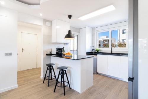 Barra de la cocina en apartamento turístico en Salou