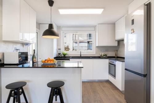 Cocina completa en apartamento turístico en Salou