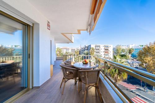 Terraza y balcón en apartamento turístico en Salou