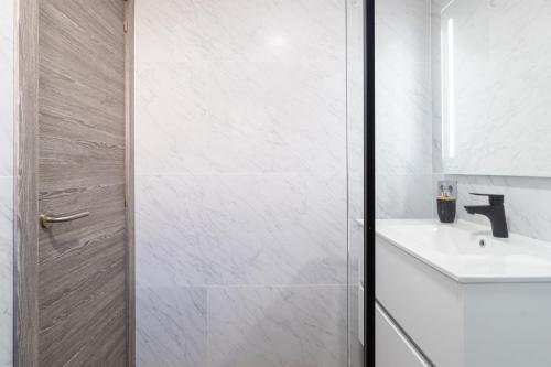 Lavabo en apartamento turístico en Salou